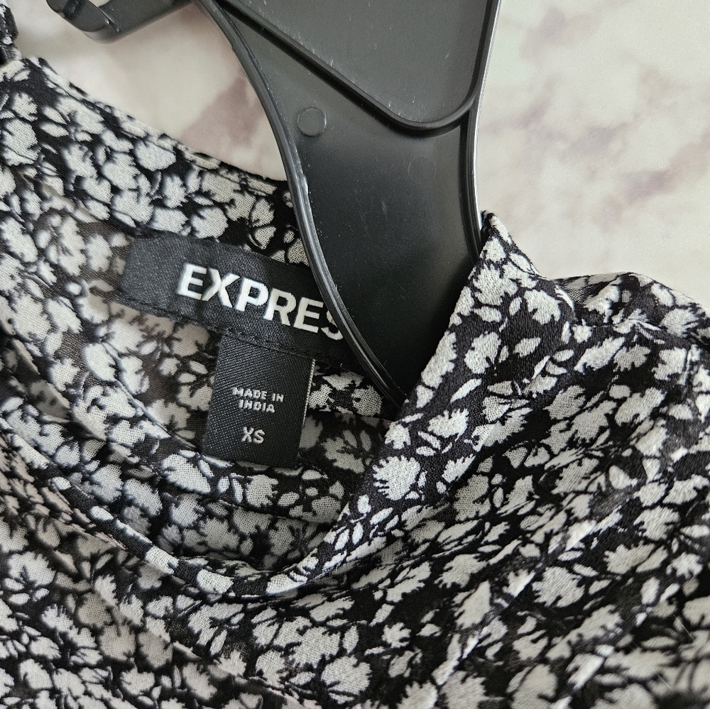Express Floral Ruched Dress Open Back - Picture 2 of 4